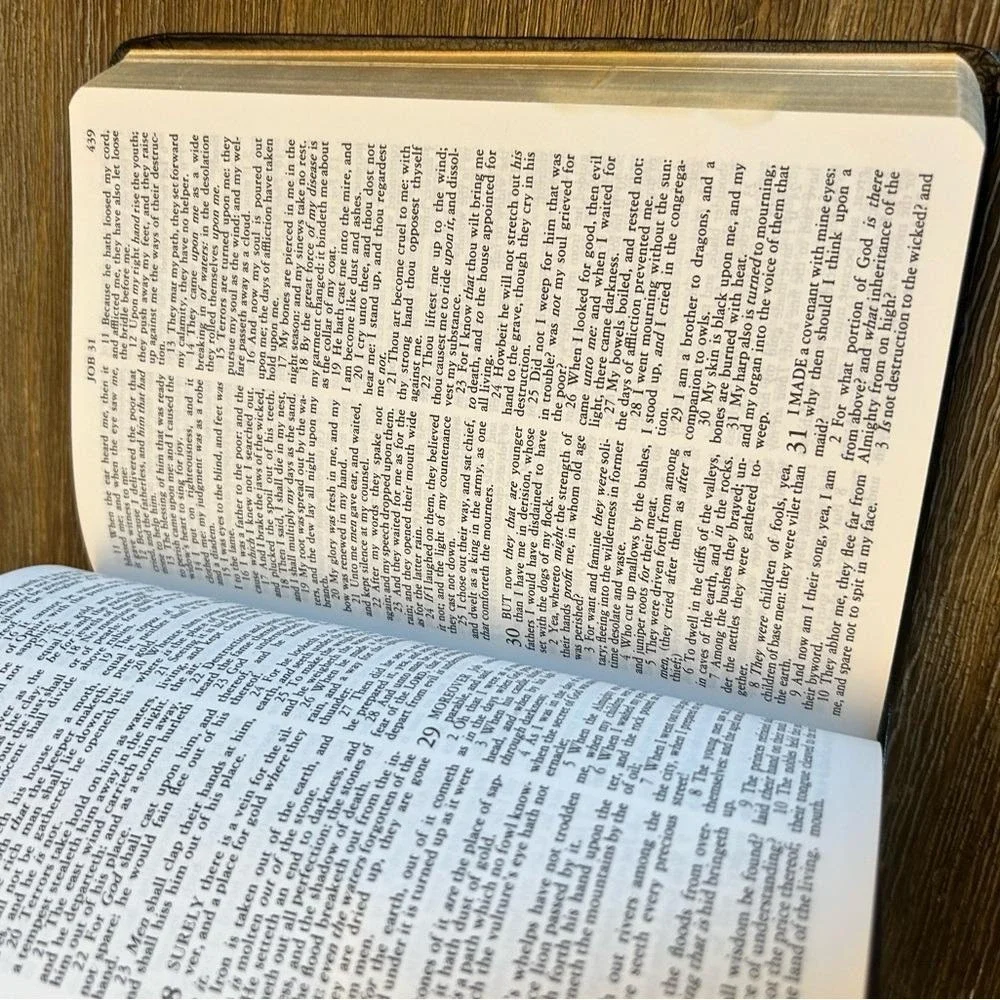 HOLY BIBLE King James KJV Tyndale Black Red Letter Concordance 1984